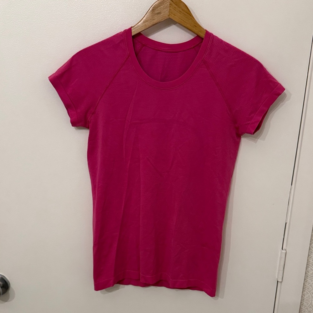 lululemon athletica Vibrant Pink Short Sleeve Tee